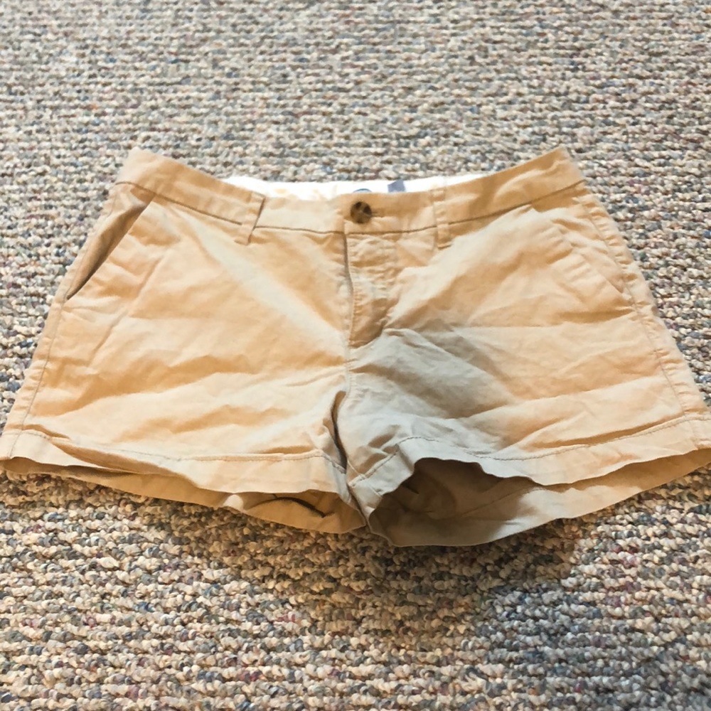 khaki shorts